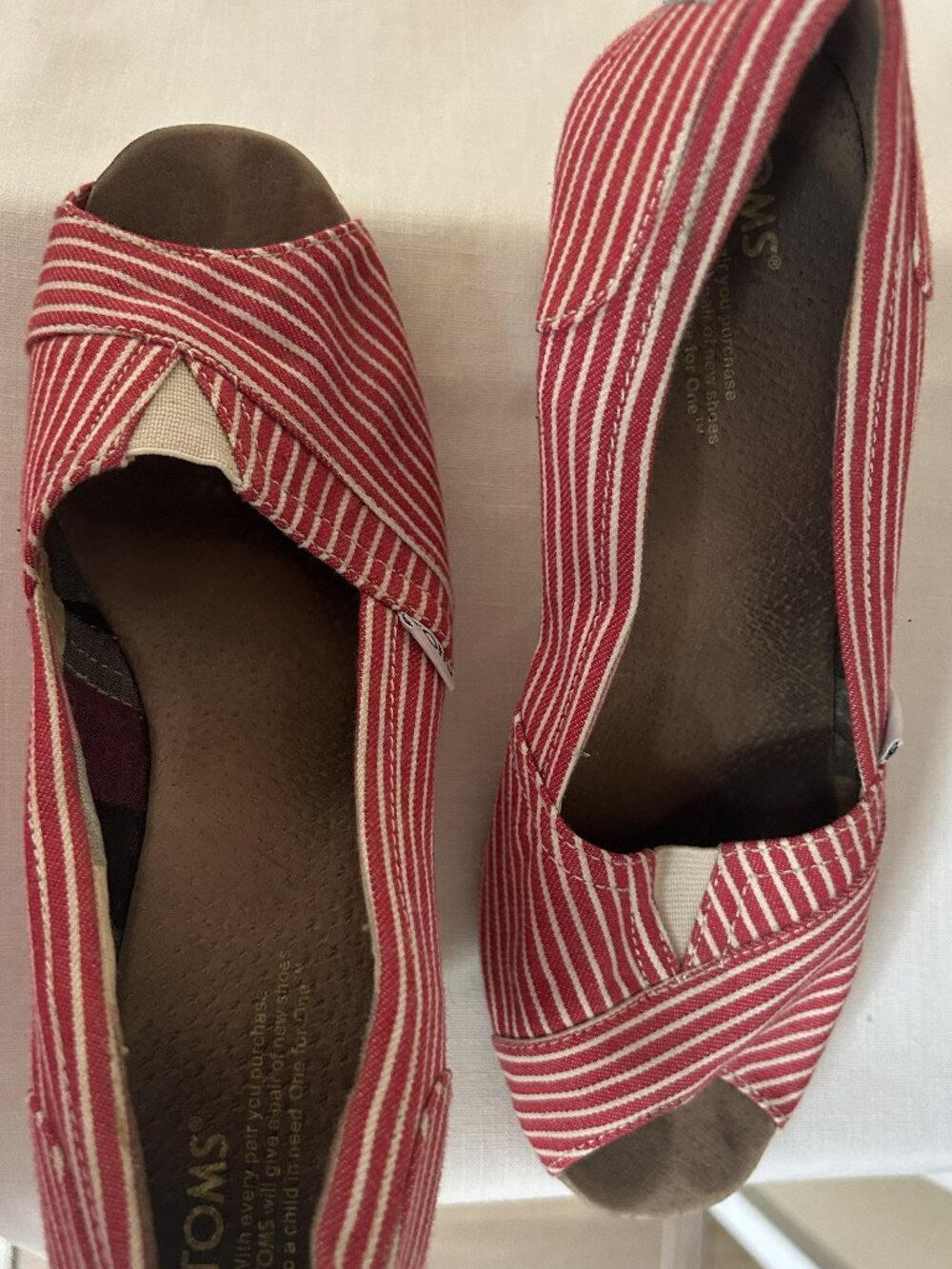 TOMS Cork Wedge Peep Toe Sandals — Women's 9 | Red & White Stripe